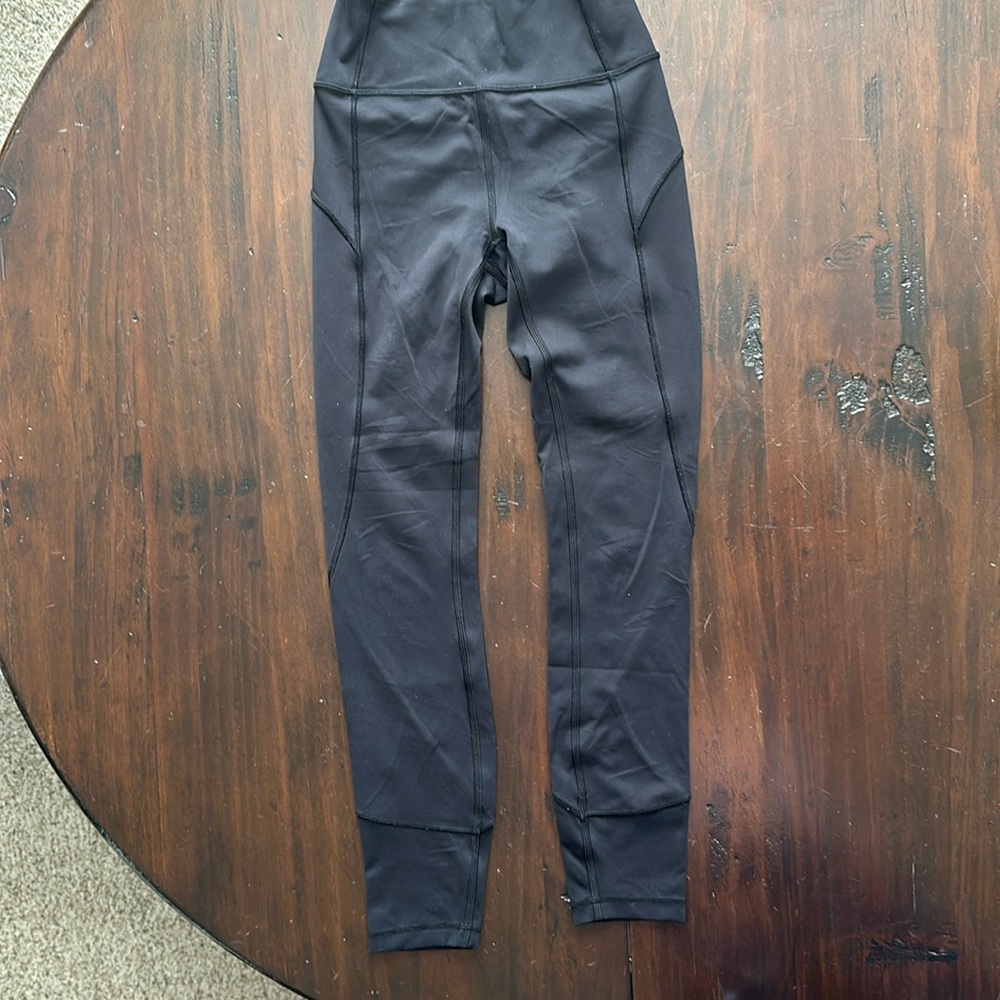 Lululemon leggings Excellent condition Size 2.